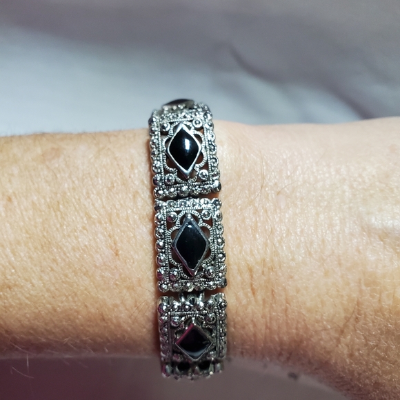 Vintage Silver Bracelet With Black Triangular Accents - Picture 2 of 4